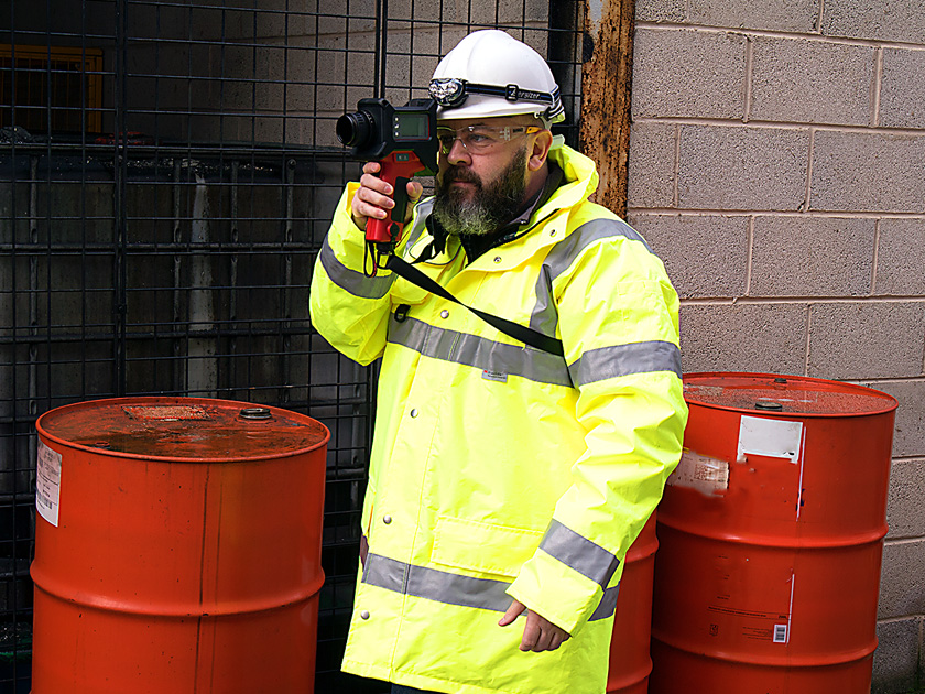 Cyclops L Cross-Body Portable Pyrometer Sling